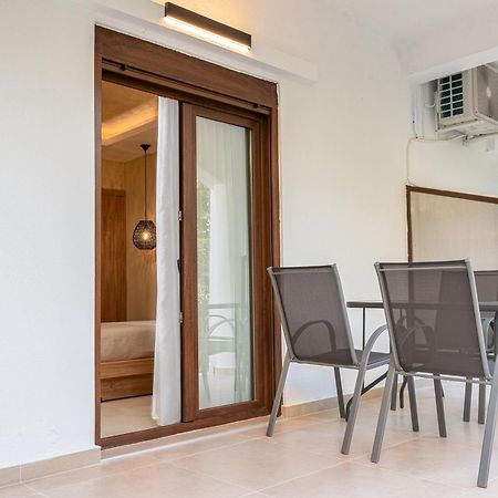 Odyssey Accommodation Пефкохори Экстерьер фото