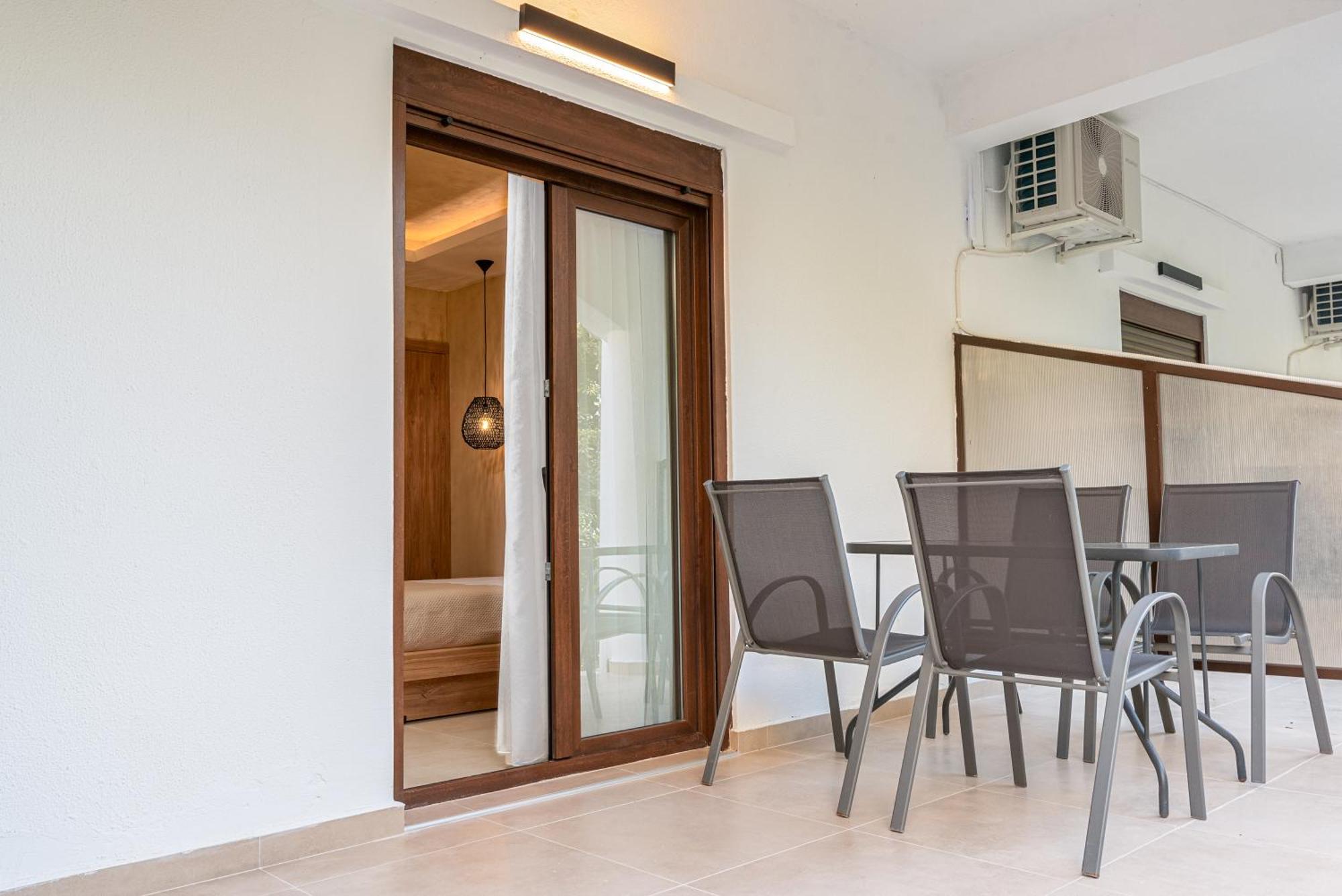 Odyssey Accommodation Пефкохори Экстерьер фото
